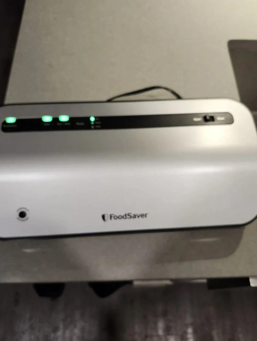 FoodSaver Vacuum Sealer VS2270 With Bags
